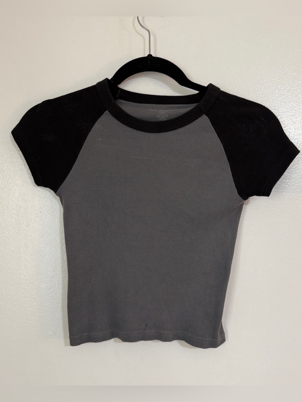 Brandy Melville baby tee